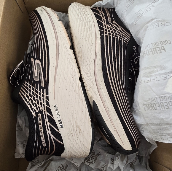 Skechers Women's Max Cushioning Elite 2.0 Kaplan Sneaker Slip-ins, Hands Free. - Picture 8 of 8